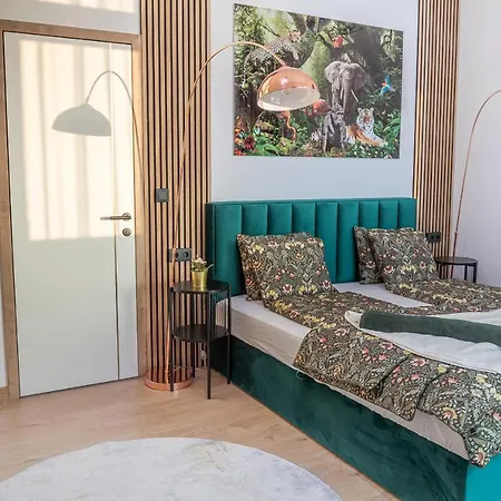 Centropolitan Penthouse With Jacuzzi I 2 Free Parking I Self Check-in Lejlighed Budapest