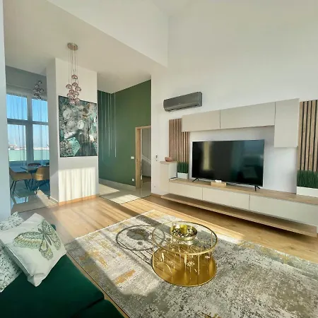 Centropolitan Penthouse With Jaccuzzi- 2 Free Parking- Self Check-in
