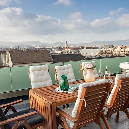 Apartman Centropolitan Penthouse #jacuzzi #freeparking Budapest