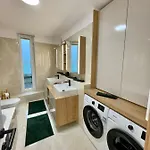 Centropolitan Penthouse With Jaccuzzi- 2 Free Parking- Self Check-in