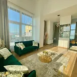 Centropolitan Penthouse With Jaccuzzi- 2 Free Parking- Self Check-in