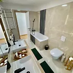 Centropolitan Penthouse With Jaccuzzi- 2 Free Parking- Self Check-in Apartmán Budapešť