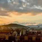 Centropolitan Penthouse With Jaccuzzi- 2 Free Parking- Self Check-in Apartmán Budapešť