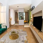 Centropolitan Penthouse With Jaccuzzi- 2 Free Parking- Self Check-in