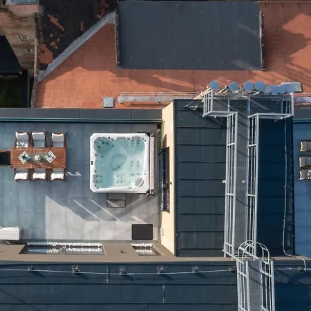 Apartmán Centropolitan Penthouse I Jacuzzi I 2 Free Parking I Self Check-in