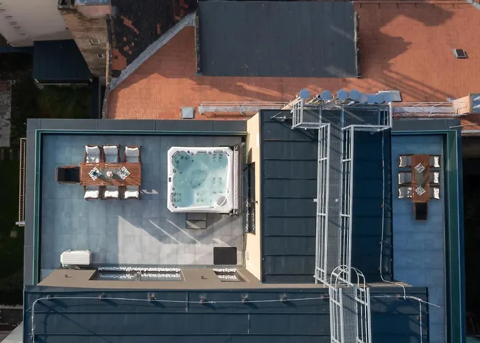 Apartmán Centropolitan Penthouse I Jacuzzi I 2 Free Parking I Self Check-in