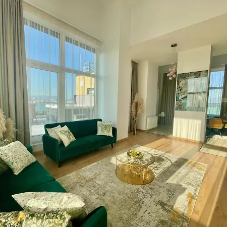 Centropolitan Penthouse With Jaccuzzi- 2 Free Parking- Self Check-in