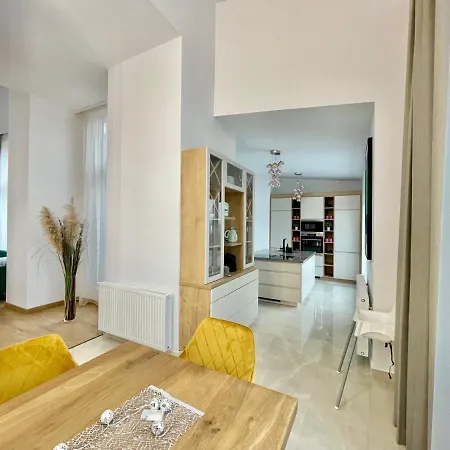 Centropolitan Penthouse With Jaccuzzi- 2 Free Parking- Self Check-in *